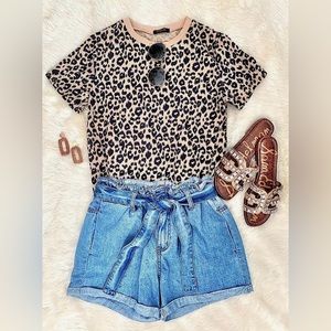 BLOOMING JELLY | Cheetah Print T-Shirt